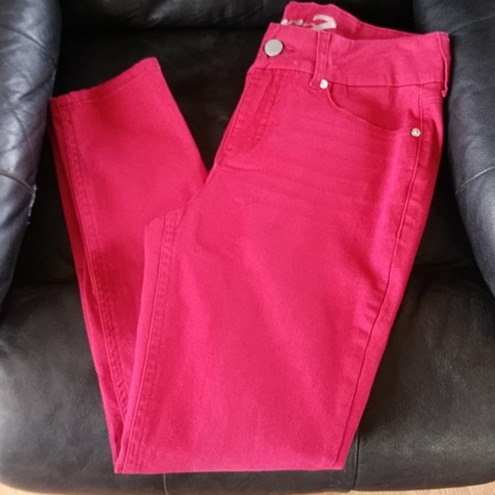 NWOT Seven7 Skinny Jeans